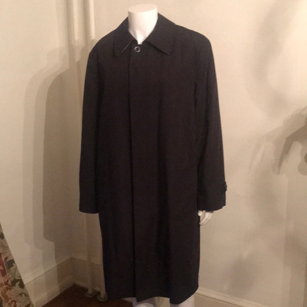 Men London fog black rain coat size 40 short with plaid lining